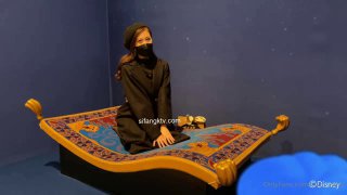 继父从他的继女那里得到了一次狂野的旅程,她的大奶子和屁股
